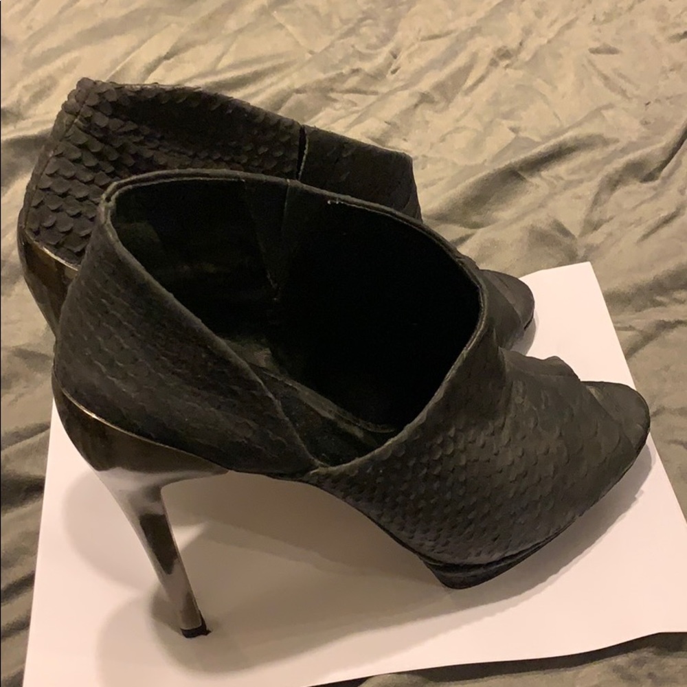 Beautiful Heels 👠 ❤️❤️ - Picture 2 of 8